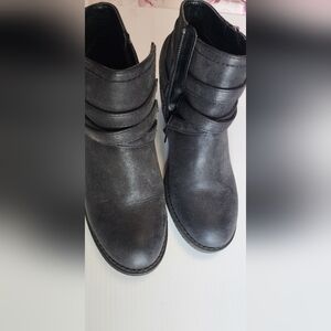 Curfew Gray Ankle Booties Modern Design